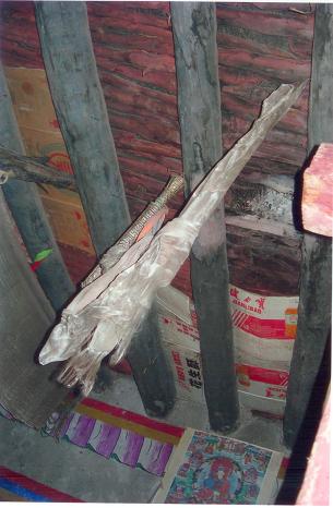 Cracks on monastery's beam