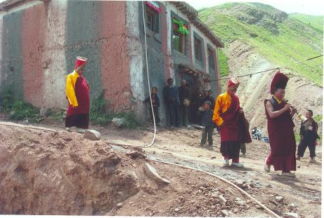 Weaken mud walls of Rinpoche's residence building